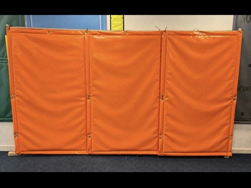Acoustic sound barrier - , heras